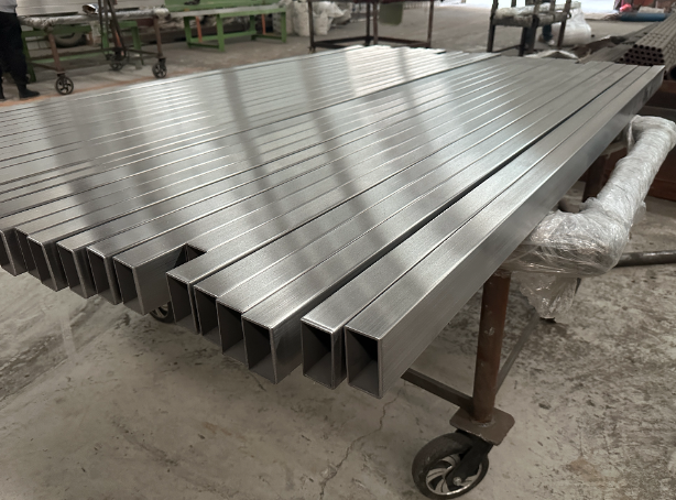 泰州新能源汽车用不锈钢方管 现货